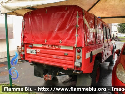 Land-Rover Defender 130
Vigili del Fuoco
Comando Provinciale di Como
Distaccamento Volontario di Lomazzo (CO)
VF 19333

Fotografato in occasione di Santa Barbara 2022
Parole chiave: Land-Rover Defender_130 VF19333 Santa_Barbara_2022