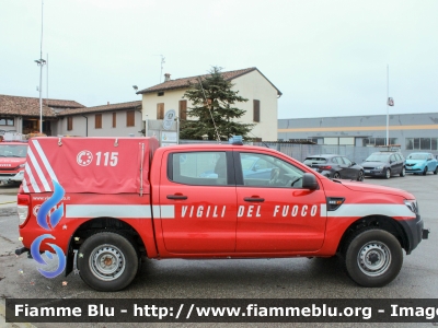 Ford Ranger VIII serie
Vigili del Fuoco
Comando Provinciale di Como
Distaccamento Volontario di Verolanuova (BS)
Allestimento Divitec
VF 27433

Fotografato in occasione di Santa Barbara 2022
Parole chiave: Ford Ranger_VIIIserie VF27433 Santa_Barbara_2022