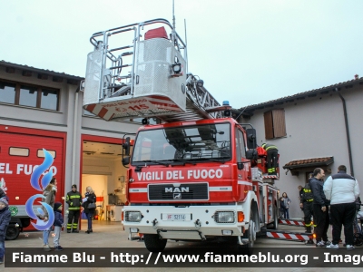 Man L2000 14.264
Vigili del Fuoco
Comando Provinciale di Brescia
Distaccamento Volontario di Verolanuova (BS)
Allestimento Magirus
Ricondizionato Fortini
VF32114

Fotografato in occasione di Santa Barbara 2022
Parole chiave: Man L2000_14.264 VF32114 