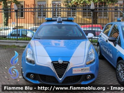 Alfa Romeo Nuova Giulietta restyle
Polizia di Stato
Squadra Volante
Allestimento NCT Nuova Carrozzeria Torinese
Decorazione Grafica Artlantis
POLIZIA M3899

Fotografata in occasione del 170° della Polizia di Stato della Questura di Lodi
Parole chiave: Alfa-Romeo Nuova_Giulietta_restyle POLIZIAM3899 POLIZIAM5412 170esimoPS