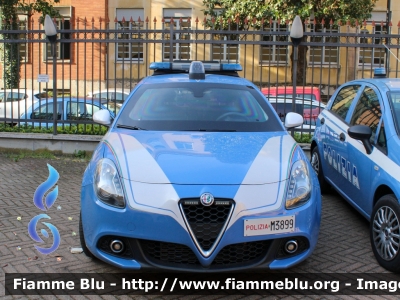 Alfa Romeo Nuova Giulietta restyle
Polizia di Stato
Squadra Volante
Allestimento NCT Nuova Carrozzeria Torinese
Decorazione Grafica Artlantis
POLIZIA M3899

Fotografata in occasione del 170° della Polizia di Stato della Questura di Lodi
Parole chiave: Alfa-Romeo Nuova_Giulietta_restyle POLIZIAM3899 POLIZIAM5412 170esimoPS