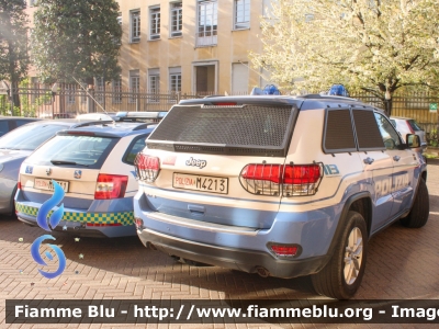 Jeep Grand Cherokee IV serie restyle
Polizia di Stato
Reparto Mobile
Decorazione Grafica Artlantis
POLIZIA M4213

Fotografata in occasione del 170° della Polizia di Stato della Questura di Lodi
Parole chiave: Jeep Grand_Cherokee_IVserie_restyle POLIZIAM4213 170esimoPS