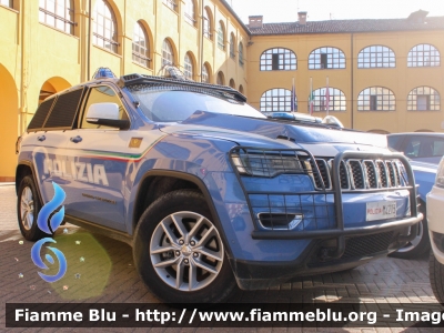 Jeep Grand Cherokee IV serie restyle
Polizia di Stato
Reparto Mobile
Decorazione Grafica Artlantis
POLIZIA M4213

Fotografata in occasione del 170° della Polizia di Stato della Questura di Lodi
Parole chiave: Jeep Grand_Cherokee_IVserie_restyle POLIZIAM4213 170esimoPS