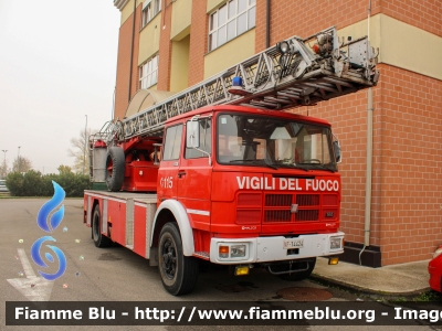 Fiat Iveco 160NC
Vigili del Fuoco
Comando Provinciale di Piacenza
Distaccamento di Fiorenzuola (PC)
Autoscala Allestimento Iveco Magirus
Ricondizionata Fortini
VF 14424

Fotografata in occasione di Santa Barbara 2022
Parole chiave: Fiat Iveco_160NC VF14424 Santa_Barbara_2022