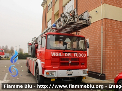 Fiat Iveco 160NC
Vigili del Fuoco
Comando Provinciale di Piacenza
Distaccamento di Fiorenzuola (PC)
Autoscala Allestimento Iveco Magirus
Ricondizionata Fortini
VF 14424

Fotografata in occasione di Santa Barbara 2022
Parole chiave: Fiat Iveco_160NC VF14424 Santa_Barbara_2022