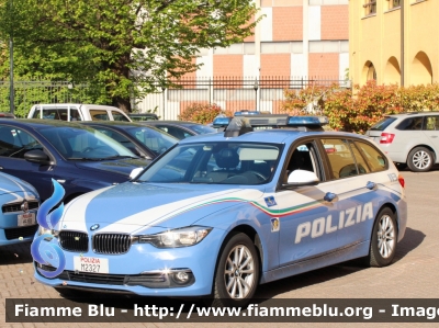 BMW 318 Touring F31 II restyle
Polizia di Stato
Polizia Stradale
Allestimento Focaccia
Decorazione Grafica Artlantis
POLIZIA M2327
Parole chiave: BMW 318_Touring_F31_IIrestyle POLIZIAM2327 170esimoPS