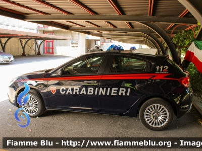 Alfa Romeo Nuova Giulietta restyle 
Nucleo Operativo Radiomobile
Allestimento NCT Nuova Carrozzeria Torinese
Decorazione Grafica Artlantis
CC ED 245

Fotografata in occasione della festa per il 208° Anniversario della Fondazione del Corpo del Comando Provinciale di Lodi
Parole chiave: Alfa-Romeo Nuova_Giulietta_restyle CCED245