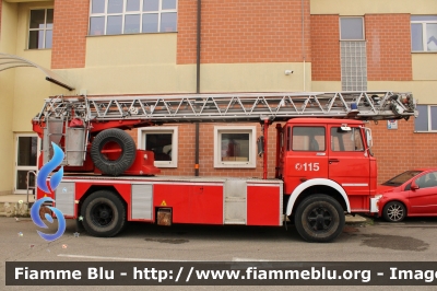 Fiat Iveco 160NC
Vigili del Fuoco
Comando Provinciale di Piacenza
Distaccamento di Fiorenzuola (PC)
Autoscala Allestimento Iveco Magirus
Ricondizionata Fortini
VF 14424

Fotografata in occasione di Santa Barbara 2022
Parole chiave: Fiat Iveco_160NC VF14424 Santa_Barbara_2022