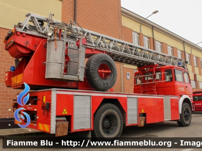 Fiat Iveco 160NC
Vigili del Fuoco
Comando Provinciale di Piacenza
Distaccamento di Fiorenzuola (PC)
Autoscala Allestimento Iveco Magirus
Ricondizionata Fortini
VF 14424

Fotografata in occasione di Santa Barbara 2022
Parole chiave: Fiat Iveco_160NC VF14424 Santa_Barbara_2022