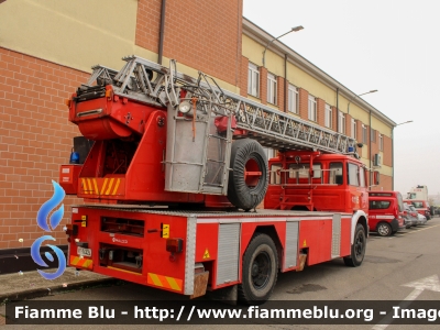 Fiat Iveco 160NC
Vigili del Fuoco
Comando Provinciale di Piacenza
Distaccamento di Fiorenzuola (PC)
Autoscala Allestimento Iveco Magirus
Ricondizionata Fortini
VF 14424

Fotografata in occasione di Santa Barbara 2022
Parole chiave: Fiat Iveco_160NC VF14424 Santa_Barbara_2022