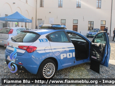 Alfa Romeo Nuova Giulietta restyle
Polizia di Stato
Squadra Volante
Allestimento NCT Nuova Carrozzeria Torinese
Decorazione Grafica Artlantis
POLIZIA M5412

Fotografata in occasione del 170° della Polizia di Stato della Questura di Lodi
Parole chiave: Alfa-Romeo Nuova_Giulietta_restyle POLIZIAM3899 POLIZIAM5412 170esimoPS