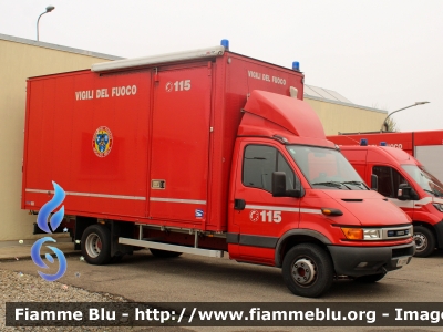 Iveco Daily III serie
Vigili del Fuoco
Comando Provinciale di Piacenza
Nucleo NBCR
Allestimento Sperotto
VF 22819

Fotografato in occasione di Santa Barbara 2022
Parole chiave: Iveco Daily_IIIserie VF22819 Santa_Barbara2022