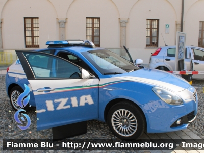 Alfa Romeo Nuova Giulietta restyle
Polizia di Stato
Squadra Volante
Allestimento NCT Nuova Carrozzeria Torinese
Decorazione Grafica Artlantis
POLIZIA M3899

Fotografata in occasione del 170° della Polizia di Stato della Questura di Lodi
Parole chiave: Alfa-Romeo Nuova_Giulietta_restyle POLIZIAM3899 POLIZIAM5412 170esimoPS