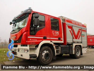 Iveco EuroCargo 120E25 IV serie - NewCity 2020
Vigili del Fuoco
Comando Provinciale di Piacenza
AutoPompaSerbatoio allestimento Magirus
Ricondizionato Divitec
VF 31704

Fotografato in occasione di Santa Barbara 2022
Parole chiave: Iveco EuroCargo_120E25_IVserie - NewCity_2020 VF31704 Santa_Barbara_2022