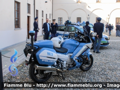 Yamaha FJR 1300 II serie
Polizia di Stato
Polizia Stradale
Allestimento Elevox
POLIZIA G3099
POLIZIA G3100

Fotografata in occasione del 170° della Polizia di Stato della Questura di Lodi
Parole chiave: Yamaha FJR_1300_IIserie POLIZIAG3099 POLIZIAG3100 170esimoPS