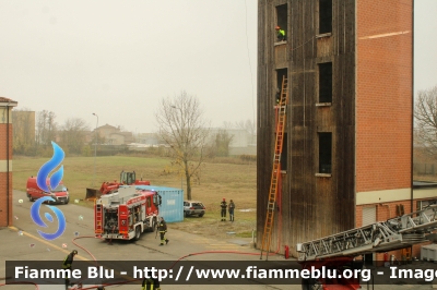 Iveco EuroFire 150E27 I serie
Vigili del Fuoco
Comando Provinciale di Ferrara
AutoScala da 32 metri
Allestimento Iveco-Magirus
Ricondizionata Carrozzeria Fortini nel 2010
VF 20076
In sostituzione a Piacenza

Fotografato in occasione di Santa Barbara 2022
Parole chiave: Iveco EuroFire_150E27_Iserie VF20076 Santa_Barbara_2022