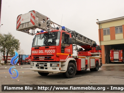 Iveco EuroFire 150E27 I serie
Vigili del Fuoco
Comando Provinciale di Ferrara
AutoScala da 32 metri
Allestimento Iveco-Magirus
Ricondizionata Carrozzeria Fortini nel 2010
VF 20076
In sostituzione a Piacenza

Fotografato in occasione di Santa Barbara 2022
Parole chiave: Iveco EuroFire_150E27_Iserie VF20076 Santa_Barbara_2022