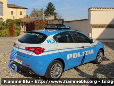 Alfa Romeo Nuova Giulietta restyle
Polizia di Stato
Squadra Volante
Allestimento NCT Nuova Carrozzeria Torinese
Decorazione Grafica Artlantis
POLIZIA M3899

Fotografata in occasione del 170° della Polizia di Stato della Questura di Lodi
Parole chiave: Alfa-Romeo Nuova_Giulietta_restyle POLIZIAM3899 POLIZIAM5412 170esimoPS