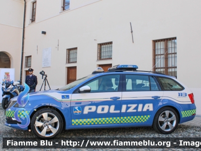 Skoda Octavia Wagon V serie
Polizia di Stato
Polizia Autostradale in servizio sulla rete Autostrade per l'Italia
Allestimento Focaccia
Decorazione Grafica Artlantis
Con nuova decorazione
POLIZIA M6008

Fotografata in occasione del 170° della Polizia di Stato della Questura di Lodi
Parole chiave: Skoda Octavia_Wagon_Vserie POLIZIAM6008 170esimoPS