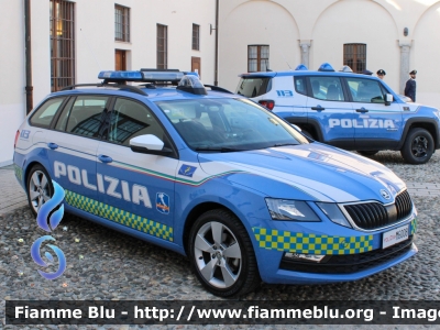 Skoda Octavia Wagon V serie
Polizia di Stato
Polizia Autostradale in servizio sulla rete Autostrade per l'Italia
Allestimento Focaccia
Decorazione Grafica Artlantis
Con nuova decorazione
POLIZIA M6008

Fotografata in occasione del 170° della Polizia di Stato della Questura di Lodi
Parole chiave: Skoda Octavia_Wagon_Vserie POLIZIAM6008 170esimoPS