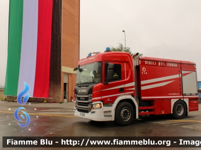 Scania P370 III serie
Vigili del Fuoco
Comando Provinciale di Piacenza
AutoBottePompa allestimento Bai
VF 30684

Fotografato in occasione di Santa Barbara 2022
Parole chiave: Scania P370_IIIserie VF30684 Santa Barbara 2022