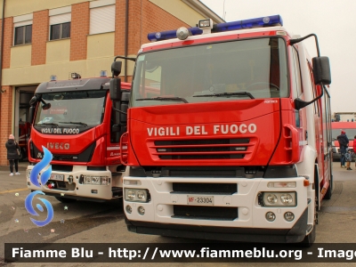 Iveco Stralis AF190S40 I serie
Vigili del Fuoco
Comando Provinciale di Piacenza
AutoPompaSerbatoio
Allestito Iveco-Magirus
Ricondizionato Fortini
VF 23304

Fotografato in occasione di Santa Barbara 2022
Parole chiave: Iveco Stralis_AF190S40_Iserie VF23304 Santa_Barbara_2022