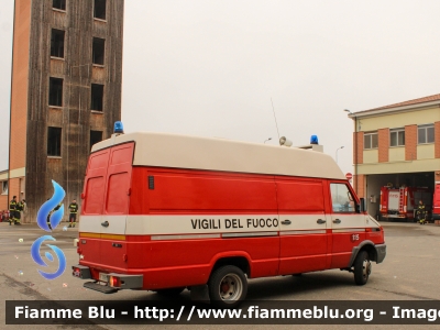  Iveco Daily II serie
Vigili del Fuoco
Comando Provinciale di Piacenza
Carro Aria
VF 16899

Fotografato in occasione di Santa Barbara 2022
Parole chiave:  Iveco Daily_IIserie VF16899 Santa_Barbara_2022