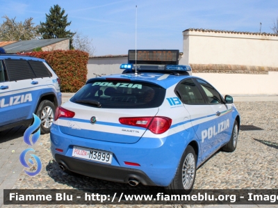 Alfa Romeo Nuova Giulietta restyle
Polizia di Stato
Squadra Volante
Allestimento NCT Nuova Carrozzeria Torinese
Decorazione Grafica Artlantis
POLIZIA M3899

Fotografata in occasione del 170° della Polizia di Stato della Questura di Lodi
Parole chiave: Alfa-Romeo Nuova_Giulietta_restyle POLIZIAM3899 POLIZIAM5412 170esimoPS