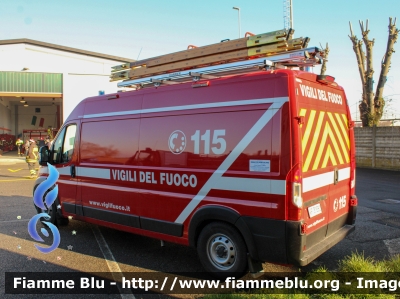 Fiat Ducato X290
Vigili del Fuoco
Comando provinciale di Pavia
Distaccamento Volontario di Mede
Polisoccorso allestimento Fortini
VF31680

Fotografato in occasione di Santa Barbara 2022
Parole chiave: Fiat Ducato_X290 VF31680 Santa_Barbara_2022