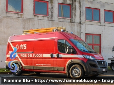 Fiat Ducato X290
Vigili del Fuoco
Comando provinciale di Pavia
Distaccamento Volontario di Mede
Polisoccorso allestimento Fortini
VF31680

Fotografato in occasione di Santa Barbara 2022
Parole chiave: Fiat Ducato_X290 VF31680 Santa_Barbara_2022