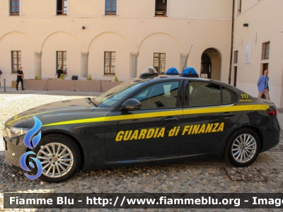 Alfa-Romeo Nuova Giulia
Guardia di Finanza
Allestimento FCA
GdiF 379 BQ

Fotografata in occasione del 248° di Fondazione del Corpo del Comando di Lodi
Parole chiave: Alfa-Romeo Nuova_Giulia GdiF379BQ