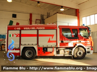 Volvo FL 280 IV serie crewcab
Vigili del Fuoco
Comndo Provinciale di Pavia
Distaccamento Volontario di Mede (PV)
AutoPompaSerbatoio allestimento Fortini

Fotografato in occasione di Santa Barbara 2022
Parole chiave: Volvo FL_280_IVserie_crewcab Santa_Barbara_2022