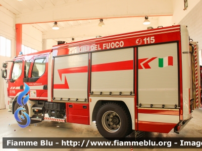 Volvo FL 280 IV serie crewcab
Vigili del Fuoco
Comndo Provinciale di Pavia
Distaccamento Volontario di Mede (PV)
AutoPompaSerbatoio allestimento Fortini

Fotografato in occasione di Santa Barbara 2022
Parole chiave: Volvo FL_280_IVserie_crewcab Santa_Barbara_2022