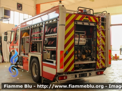 Volvo FL 280 IV serie crewcab
Vigili del Fuoco
Comndo Provinciale di Pavia
Distaccamento Volontario di Mede (PV)
AutoPompaSerbatoio allestimento Fortini

Fotografato in occasione di Santa Barbara 2022
Parole chiave: Volvo FL_280_IVserie_crewcab Santa_Barbara_2022