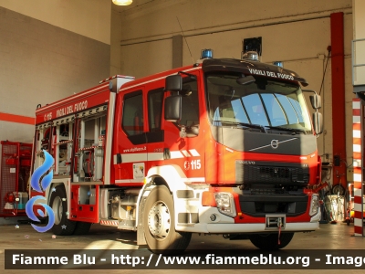 Volvo FL 280 IV serie crewcab
Vigili del Fuoco
Comndo Provinciale di Pavia
Distaccamento Volontario di Mede (PV)
AutoPompaSerbatoio allestimento Fortini

Fotografato in occasione di Santa Barbara 2022
Parole chiave: Volvo FL_280_IVserie_crewcab Santa_Barbara_2022