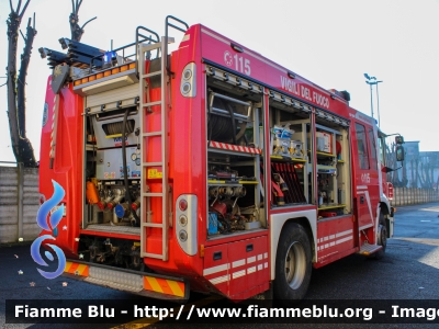 Iveco Stralis AF190S40I serie
Vigili del Fuoco
Comando Provinciale di Pavia
Distaccamento di Mede (PV)
AutoPompaSerbatoio allestimento Iveco Magirus
Ricondionato Fortini
VF 23301

Fotografata in occasione di Santa Barbara 2022
Parole chiave: Iveco Stralis_AF190S40_Iserie VF23301