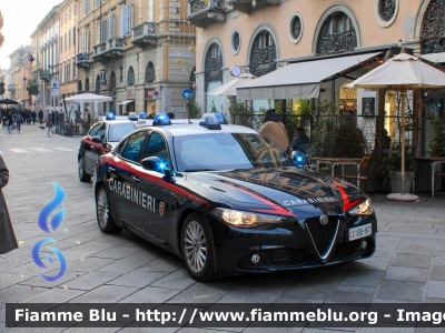 Alfa-Romeo Nuova Giulia
Carabinieri
Nucleo Operativo Radiomobile
Allestimento FCA
CC EE 977
Fotografata assieme a AR Giulietta CC ED 353
Parole chiave: Alfa-Romeo Nuova_Giulia CCEE977 CCED353