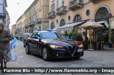 Alfa-Romeo Nuova Giulia
Carabinieri
Nucleo Operativo Radiomobile
Allestimento FCA
CC EE 977
Fotografata assieme a AR Giulietta CC ED 353
Parole chiave: Alfa-Romeo Nuova_Giulia CCEE977 CCED353