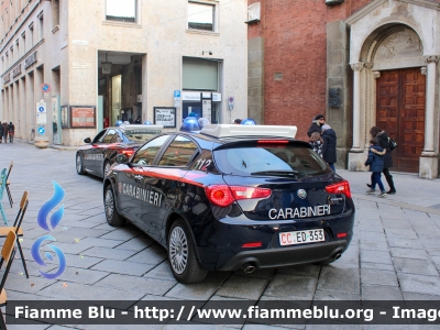 Alfa-Romeo Nuova Giulietta restyle
Carabinieri
Nucleo Operativo Radiomobile
Allestimento NCT Nuova Carrozzeria Torinese
Decorazione Grafica Artlantis
CC ED 353
Fotografata assieme a AR Giulia CC EE 977
Parole chiave: Alfa-Romeo Nuova_Giulietta_restyle CCED353 CCEE977