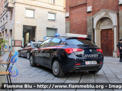 Alfa-Romeo Nuova Giulietta restyle
Carabinieri
Nucleo Operativo Radiomobile
Allestimento NCT Nuova Carrozzeria Torinese
Decorazione Grafica Artlantis
CC ED 353
Fotografata assieme a AR Giulia CC EE 977
Parole chiave: Alfa-Romeo Nuova_Giulietta_restyle CCED353 CCEE977