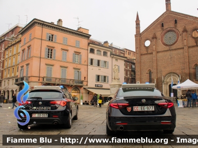 Alfa-Romeo Nuova Giulia
Carabinieri
Nucleo Operativo Radiomobile
Allestimento FCA
CC EE 977
Fotografata assieme a AR Giulietta CC ED 353
Parole chiave: Alfa-Romeo Nuova_Giulia CCEE977 CCED353