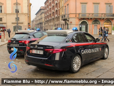 Alfa-Romeo Nuova Giulia
Carabinieri
Nucleo Operativo Radiomobile
Allestimento FCA
CC EE 977
Fotografata assieme a AR Giulietta CC ED 353
Parole chiave: Alfa-Romeo Nuova_Giulia CCEE977 CCED353