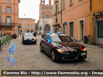 Alfa-Romeo Nuova Giulia
Carabinieri
Nucleo Operativo Radiomobile
Allestimento FCA
CC EE 977
Fotografata assieme a AR Giulietta CC ED 353
Parole chiave: Alfa-Romeo Nuova_Giulia CCEE977 CCED353