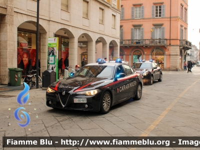 Alfa-Romeo Nuova Giulia
Carabinieri
Nucleo Operativo Radiomobile
Allestimento FCA
CC EE 977
Fotografata assieme a AR Giulietta CC ED 353
Parole chiave: Alfa-Romeo Nuova_Giulia CCEE977 CCED353