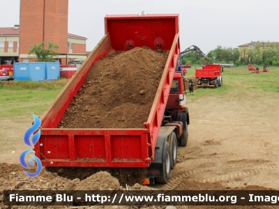 Iveco 330-26
Vigili del Fuoco
Comando Provinciale di Cremona
Nucleo GOS
Allestito Baribbi
VF 17294
Parole chiave: Iveco 330-26 VF17294