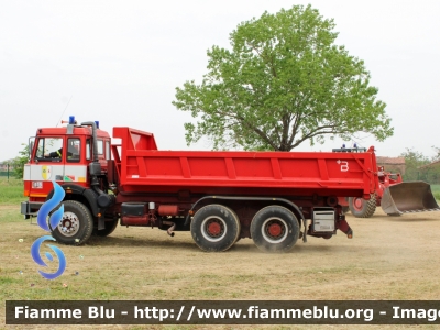 Iveco 330-26
Vigili del Fuoco
Comando Provinciale di Cremona
Nucleo GOS
Allestito Baribbi
VF 17294
Parole chiave: Iveco 330-26 VF17294