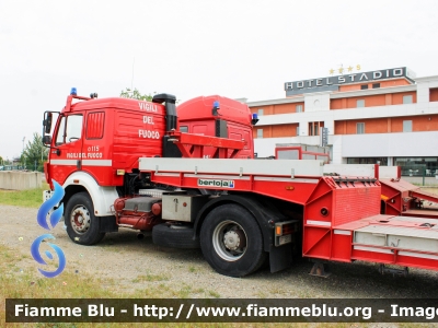 Mercedes-Benz 1838
Vigili del Fuoco
Comando Provinciale di Ferrara
VF 25518
Parole chiave: Mercedes-Benz 1838 VF25518