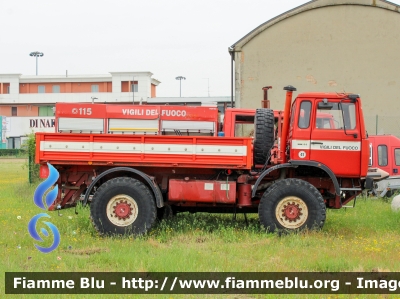 Man-Meccanica F99 4x4
Vigili del Fuoco
Comando Provinciale di Piacenza
Distaccamento Permanente di Bobbio (PC)
Allestimento Baribbi
VF 17472
In dismissione
Parole chiave: Man-Meccanica F99_4x4 VF17472