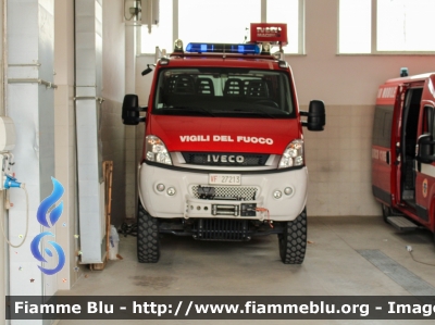 Iveco Daily 55S17 4x4 IV serie restyle
Vigili del Fuoco
Comando Provinciale di Piacenza
Colonna Mobile Regionale
Polisoccorso allestimento Iveco-Magirus
VF 27213
Parole chiave: Iveco Daily_55S17_4x4_IVserie_restyle VF27213