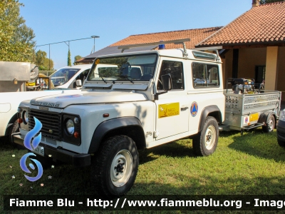 Land Rover Defender 90
Parco dell'Adda Sud
Guardia parco
Gruppo volontario di protezione civile e guardie ecologiche
Parole chiave: Land-Rover Defender_90